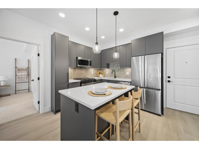 112 3438 146a Street, Surrey