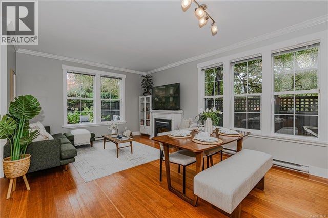 1 2738 Fifth St, Victoria