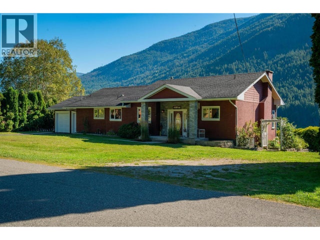 1628 Thrums Road, Castlegar