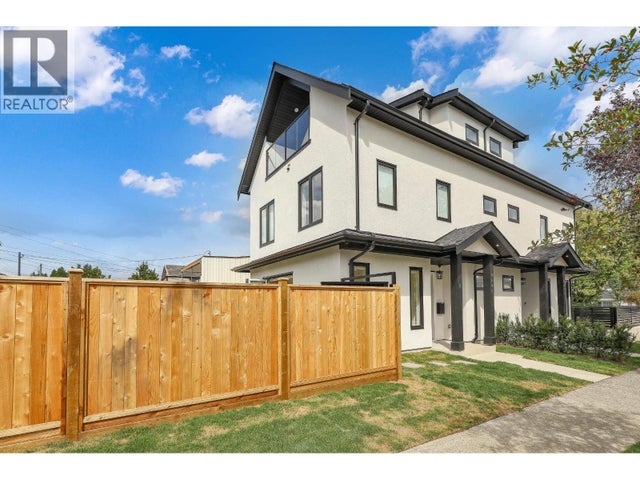 2 3695 E 26 Avenue, Vancouver