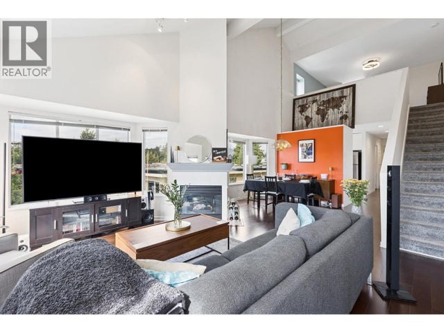 303 131 W 20th Street, North Vancouver