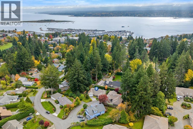 1861 Queens Ave, Comox