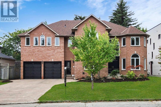 12 Larkfield Drive, Toronto (banbury-Don Mills)