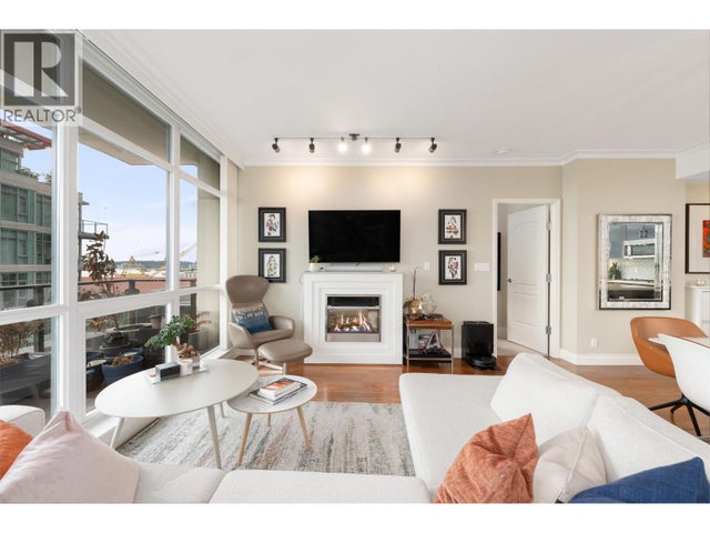 804 162 Victory Ship Way, North Vancouver