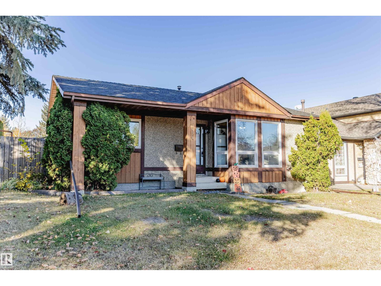 3924 55 St Nw, Edmonton
