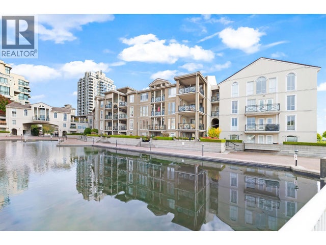 105 2 Renaissance Square, New Westminster