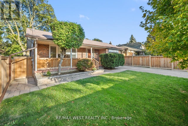 47 Gibson Avenue, Toronto (thistletown-Beaumonde Heights)