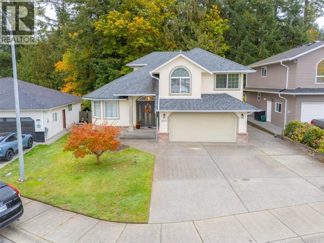 1127 Carey Pl, Ladysmith