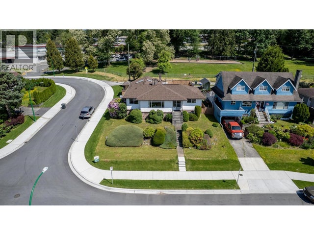6825 Hycrest Drive, Burnaby