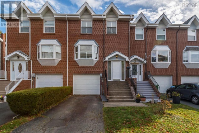 89 Lincoln Cross, Halifax