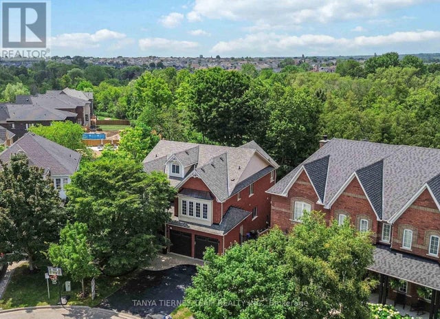 6 Braddock Court, Whitby (brooklin)