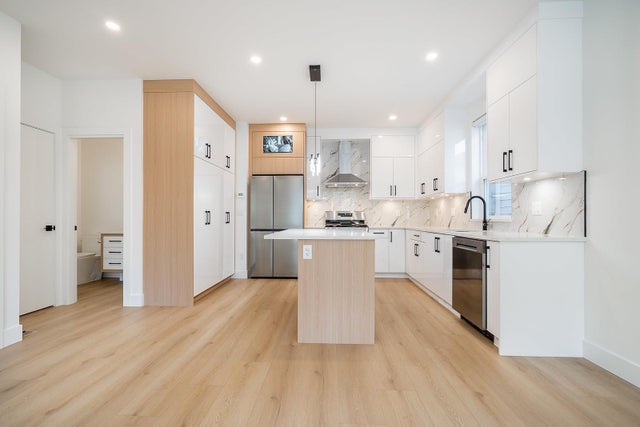 102 16693 16 Avenue, Surrey