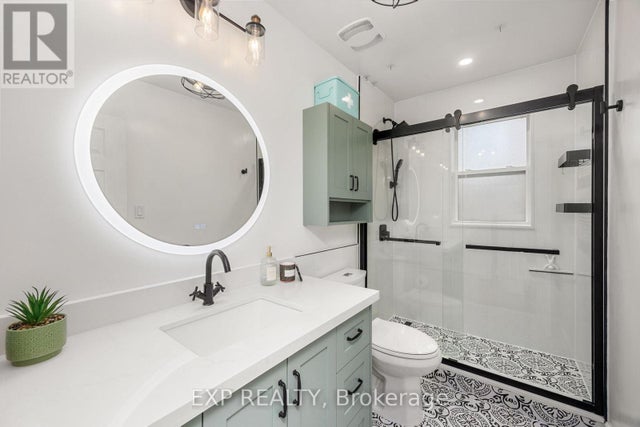 45 Caledonia Road, Toronto (corso Italia-Davenport)