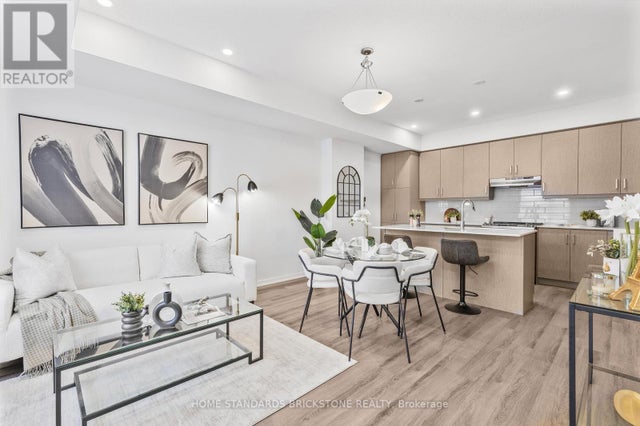 Th 366 - 90 Honeycrisp Crescent, Vaughan (vaughan Corporate Centre)