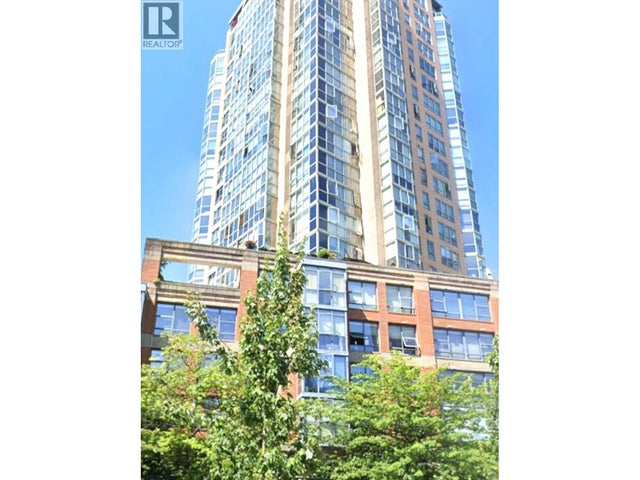 40 1200 Pacific Boulevard, Vancouver