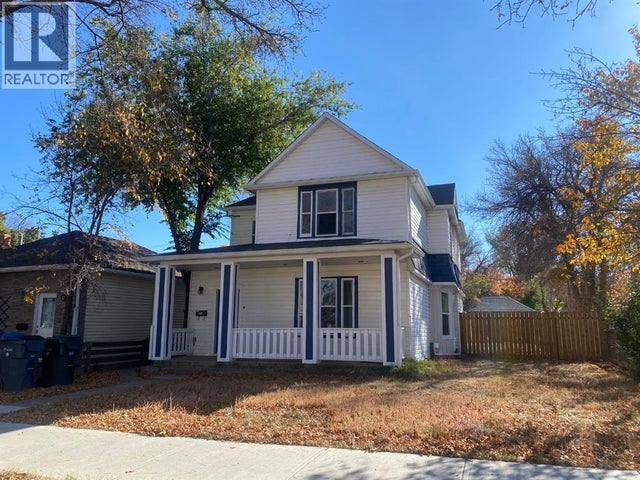 819 3 Street Se, Medicine Hat