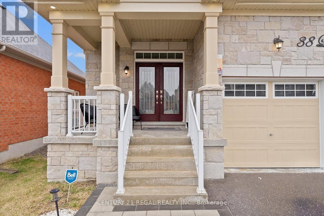 38 Lyle Drive, Clarington (bowmanville)