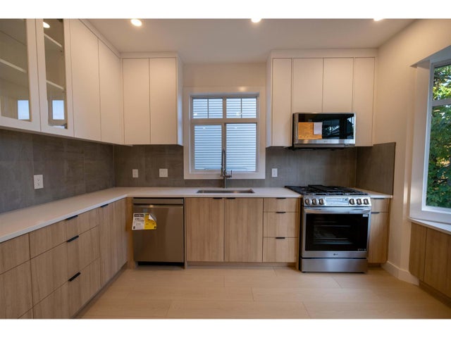 5 19551 66 Avenue, Surrey