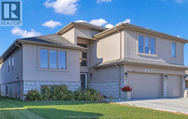 44 Peachtree Lane, Chatham