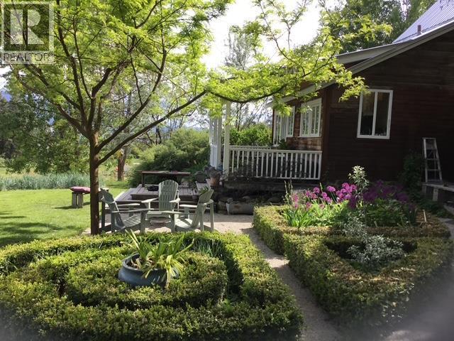 4462 Salmon River Road, Spallumcheen