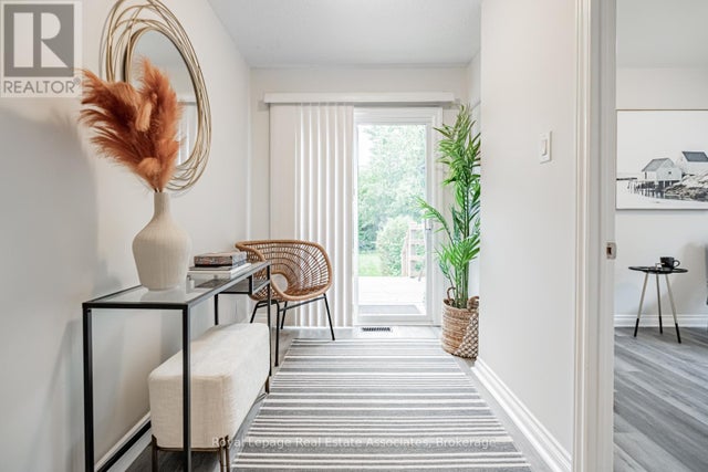 1094 Eastmount Avenue, Mississauga (lakeview)