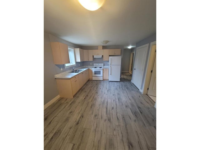 Basement 10595 159b Street, Surrey