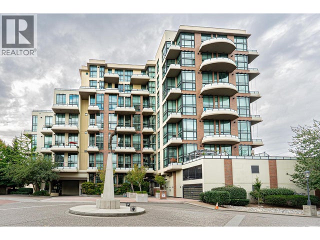 412 10 Renaissance Square, New Westminster