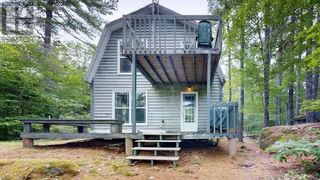 190 Chipman Lane, Waterloo Lake