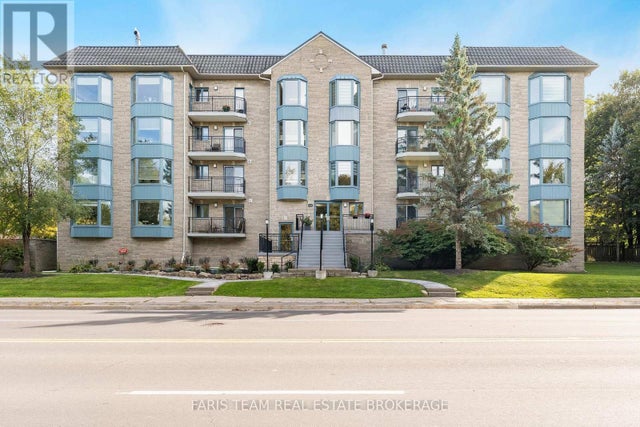 307 - 85 Wellington Street W, Aurora (aurora Village)