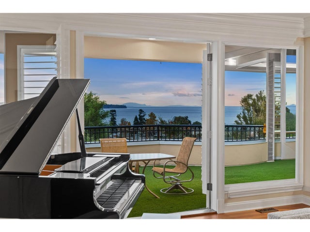 15781 Pacific Avenue, White Rock