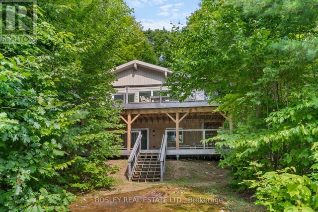 Cottage - 152 Farlain Lake Road E, Tiny