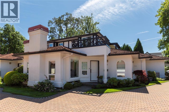 7 919 Pemberton Rd, Victoria