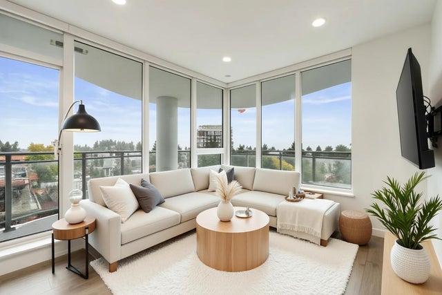 801 13318 104 Avenue, Surrey