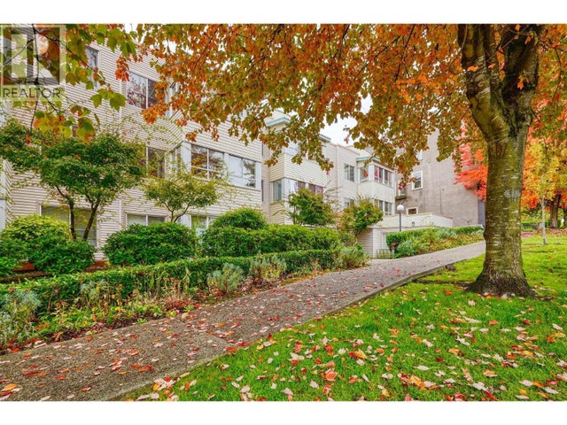 211 3624 Fraser Street, Vancouver