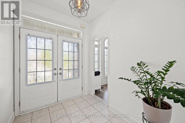 105 Johnson Drive, Shelburne