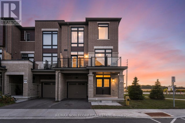 75 Holyrood Crescent, Vaughan (kleinburg)