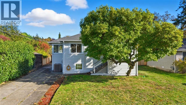 3337 Kingsley St, Saanich