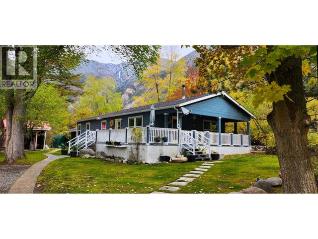 5302 Webster Street, Hedley