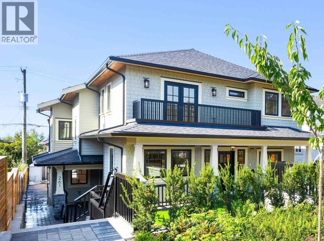 261 W 6th Street, North Vancouver