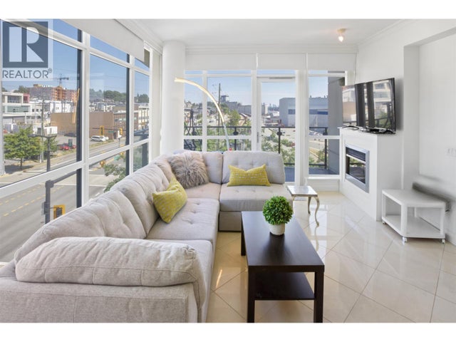 502 172 Victory Ship Way, North Vancouver