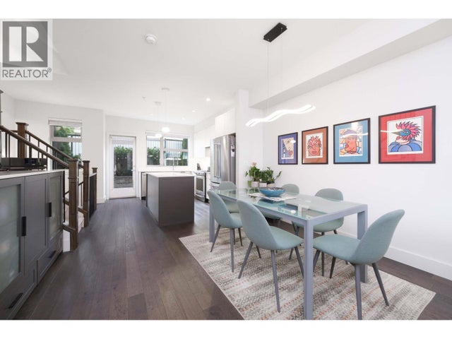 14 244 E 5th Street, North Vancouver