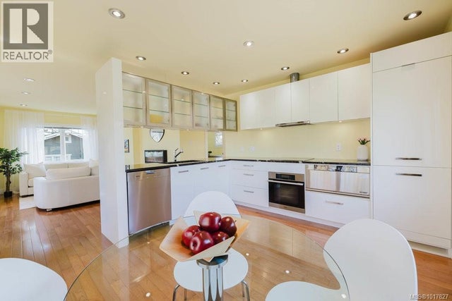 1865 Quamichan St, Victoria