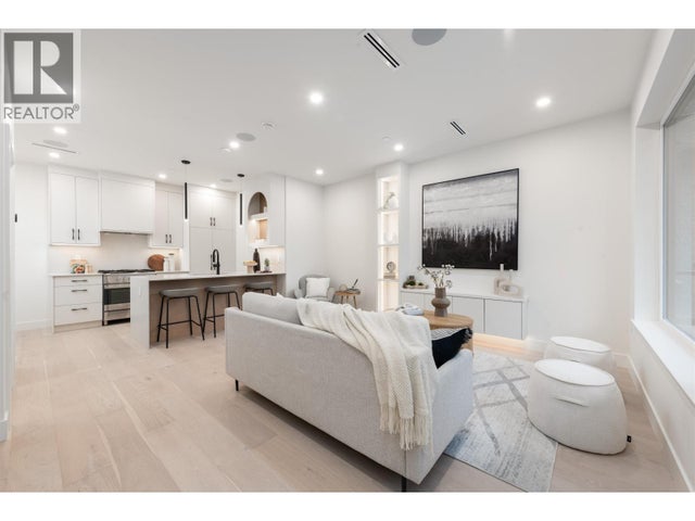 1 65 E King Edward Avenue, Vancouver