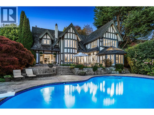 2716 W 49th Avenue, Vancouver