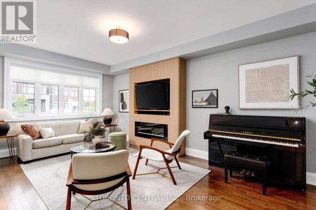 9 Chimney Swift Court, Toronto (princess-Rosethorn)