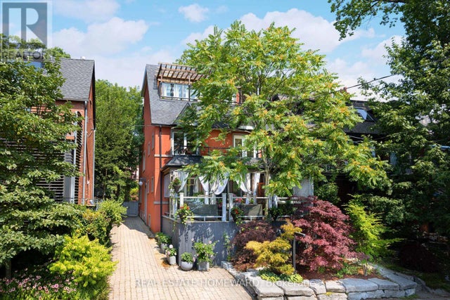 2 Park Avenue, Toronto (the Beaches)