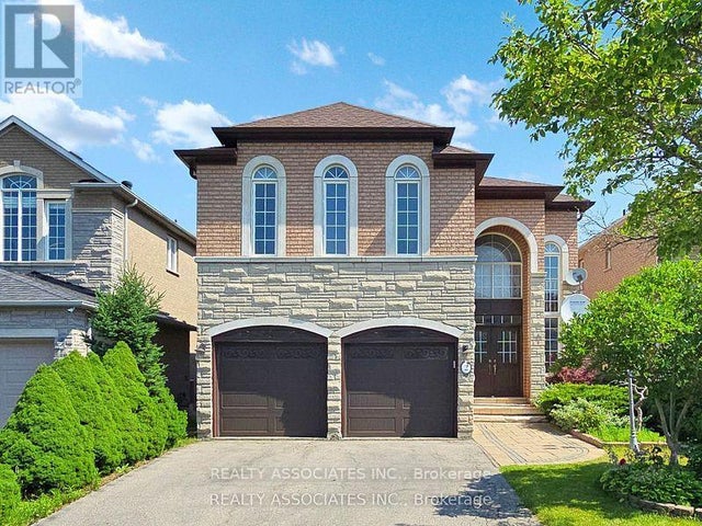 2 Lord Nelson Court, Richmond Hill (rouge Woods)