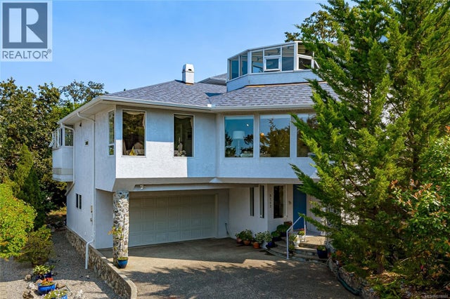 3713 Pointer Pl, Saanich
