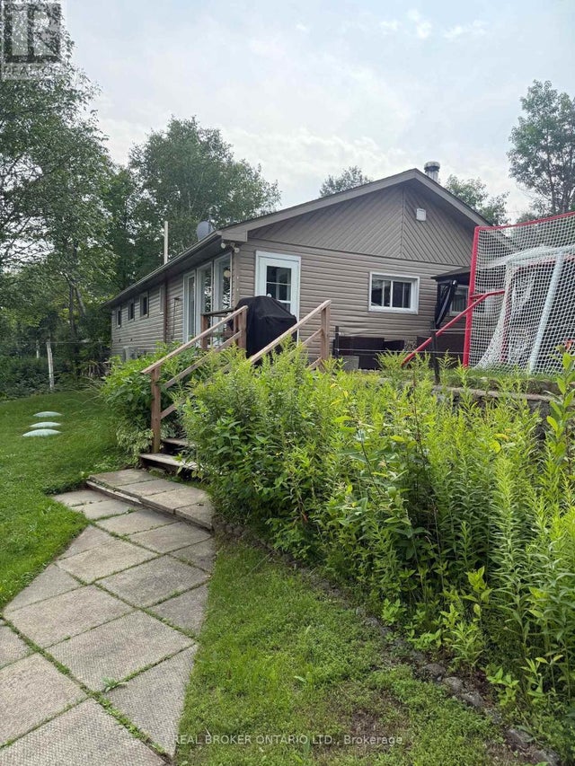 168 Northshore Road, West Nipissing (field)