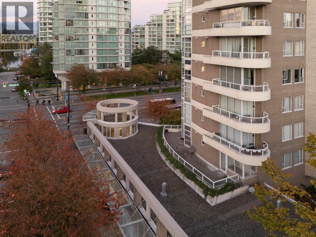 201 1788 W Georgia Street, Vancouver